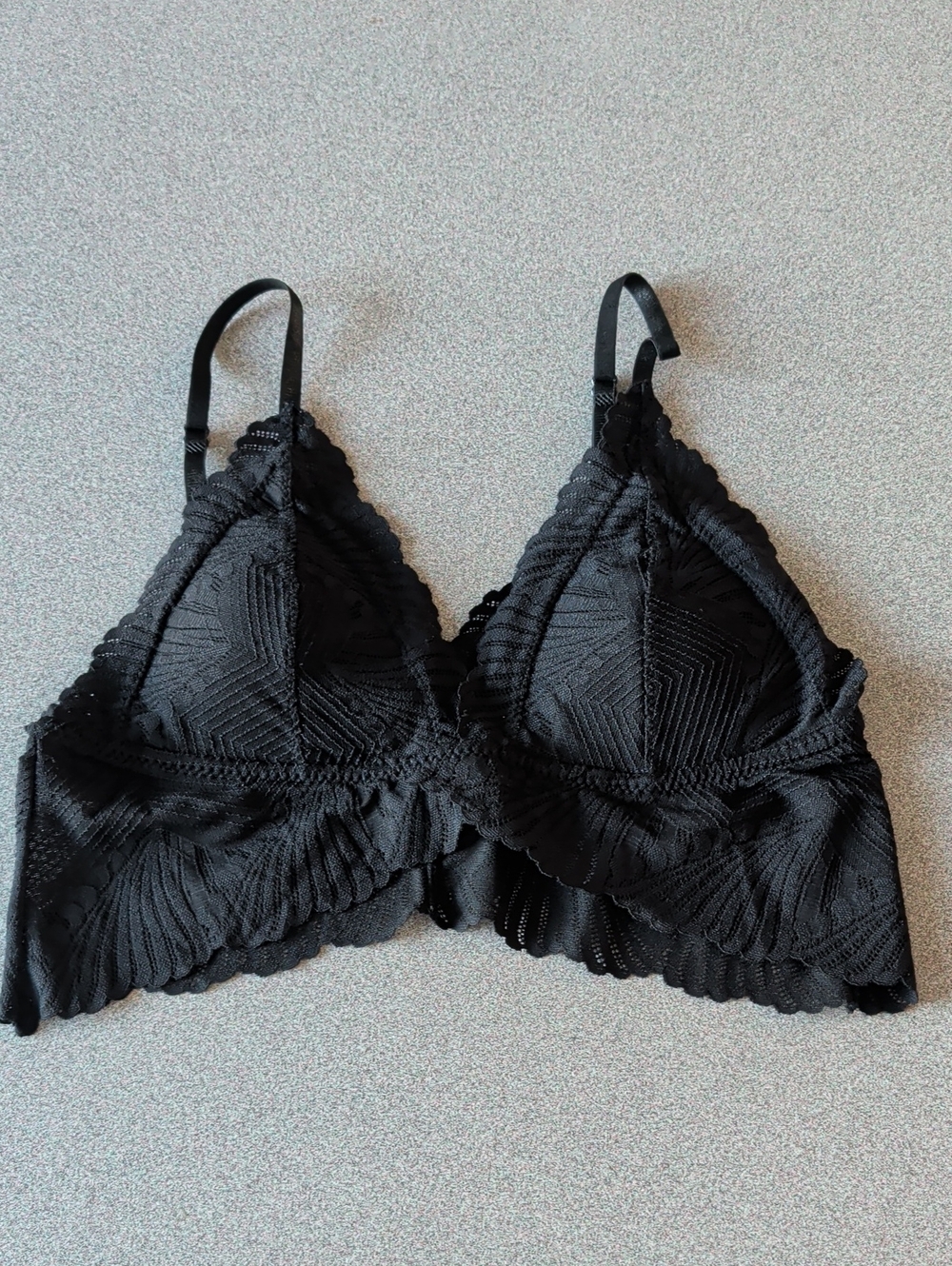 Source Unknown Black Lace Bralette with Geometric Pattern